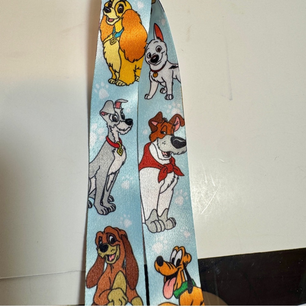 NWT. Disney Dogs & Cats lanyard. Disney Parks Reversible Lanyard - Cats & Dogs. - Picture 5 of 7